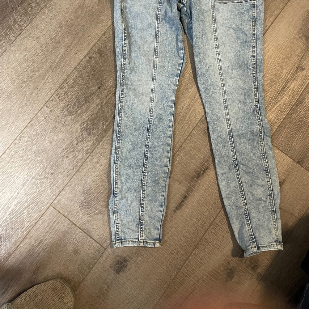 Universal Thread high rise skinny entubado de tiro alto